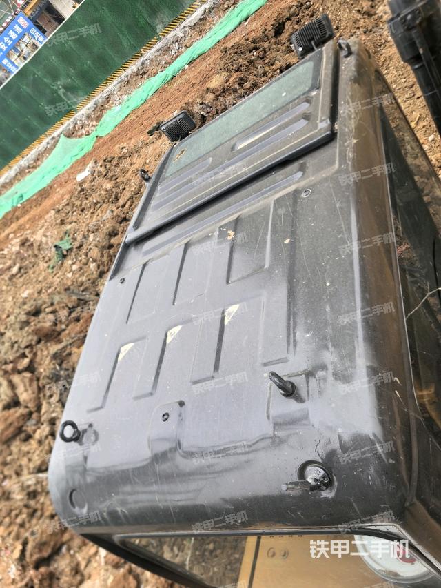 駕駛室頂部俯視（上車部件）