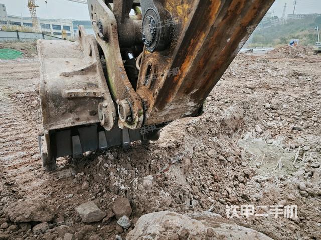 鏟斗右后整體（工作和回轉(zhuǎn)裝置）