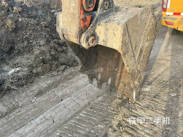 鏟斗右后整體（工作和回轉(zhuǎn)裝置）