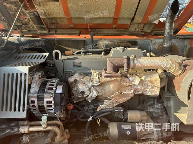 發(fā)動(dòng)機(jī)室（上車(chē)部件）