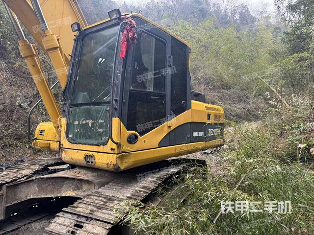 中聯(lián)重科ZE210E-9挖掘機