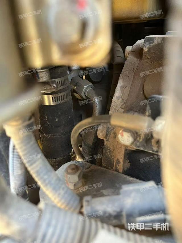 液壓泵艙室正面整體（整機(jī)外觀）