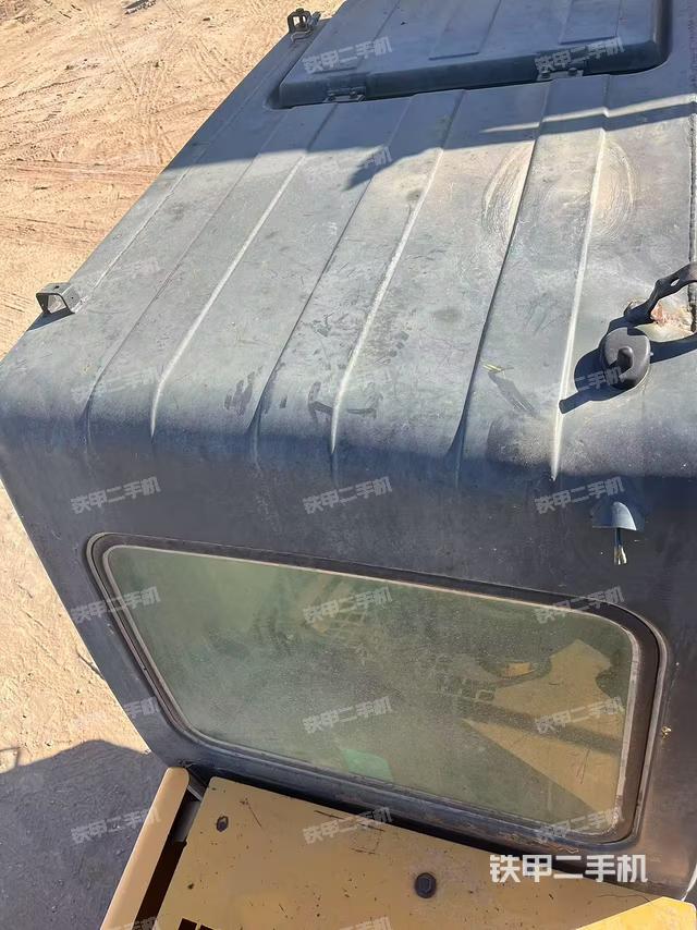 駕駛室頂部（整機(jī)外觀）