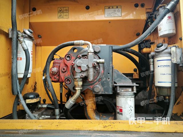 液壓泵斜45?右（大件艙室）