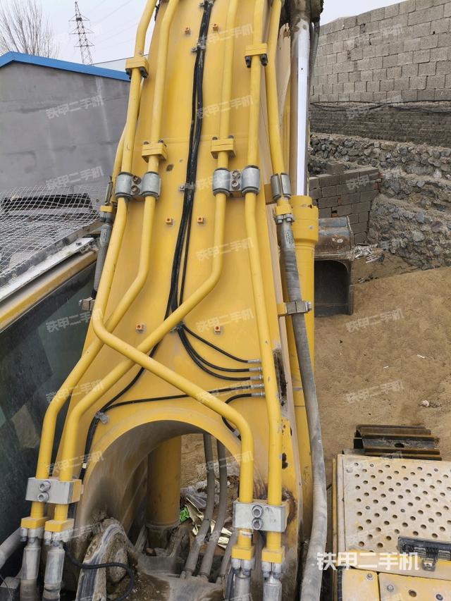 大臂背部俯視（工作和回轉(zhuǎn)裝置）