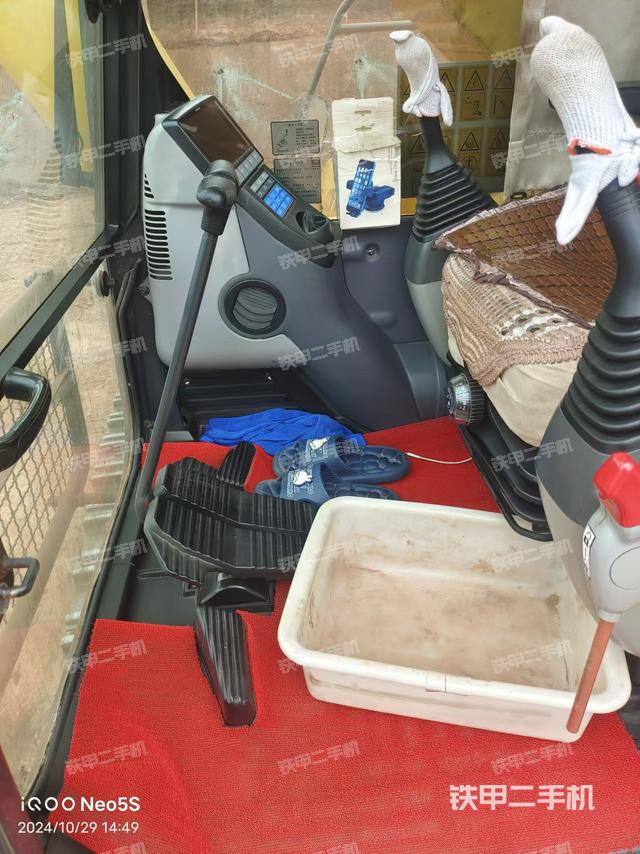 驾驶室整体（整机外观）