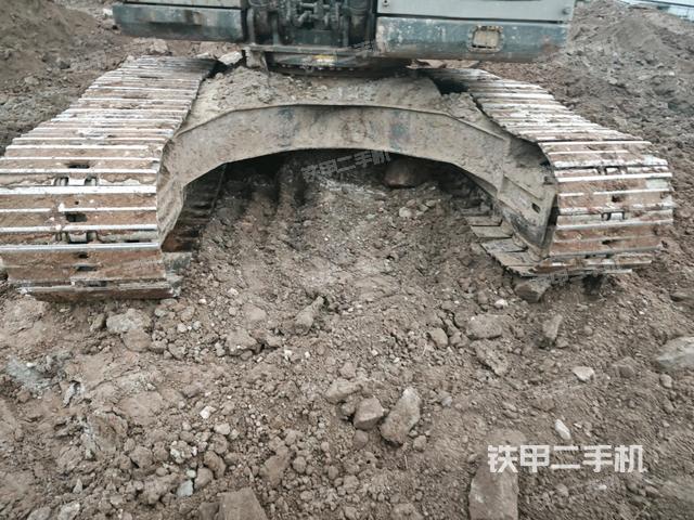 轉(zhuǎn)盤和下車架正前（工作和回轉(zhuǎn)裝置）