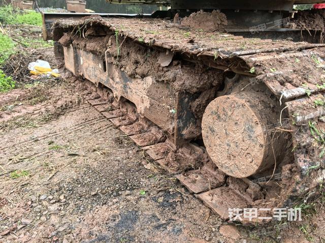 右側(cè)履帶整體?（行走機(jī)構(gòu)）