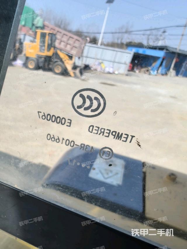 后窗玻璃角標(biāo)（駕駛室部分）