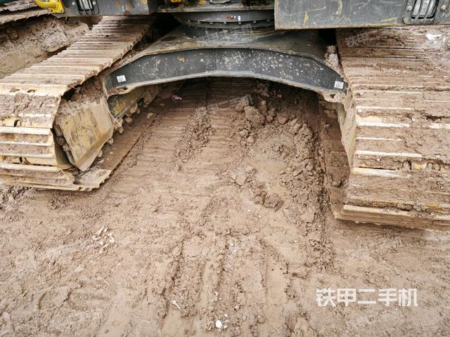 轉(zhuǎn)盤和下車架正前（工作和回轉(zhuǎn)裝置）