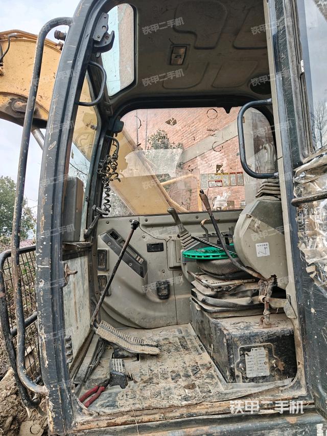  驾驶室正侧（驾驶室部分）