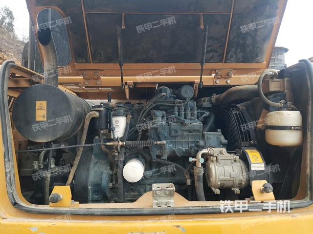 發(fā)動(dòng)機(jī)室（上車部件）