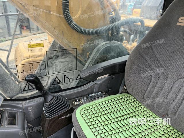 后窗玻璃角標（駕駛室部分）