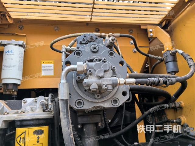 液壓泵斜45?左（大件艙室）