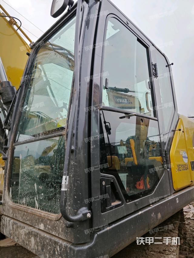 駕駛室左前45度（駕駛室部分）