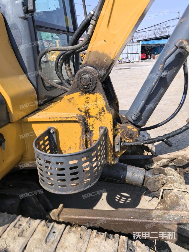 大臂根部?斜（工作和回轉(zhuǎn)裝置）