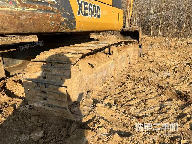 右側(cè)履帶整體?（行走機(jī)構(gòu)）