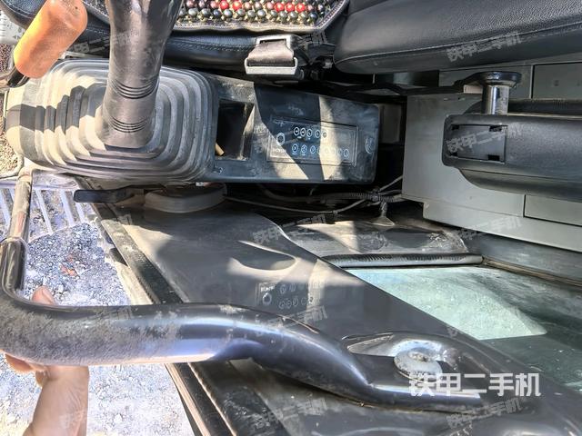 座椅左側(cè)控制臺(tái)/音響/含左手柄(駕駛室部分) 座椅左側(cè)控制臺(tái)/音響/含左手柄(駕駛室部分)