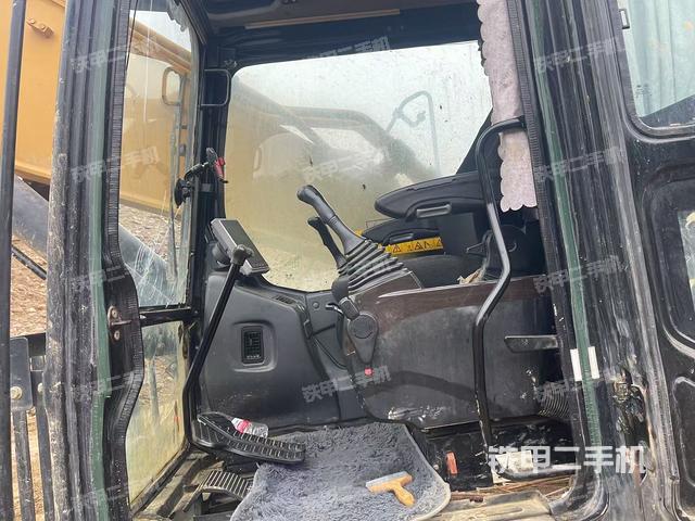 驾驶室整体（整机外观）