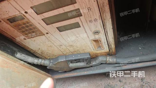 整机右侧（设备外观及核心部件）