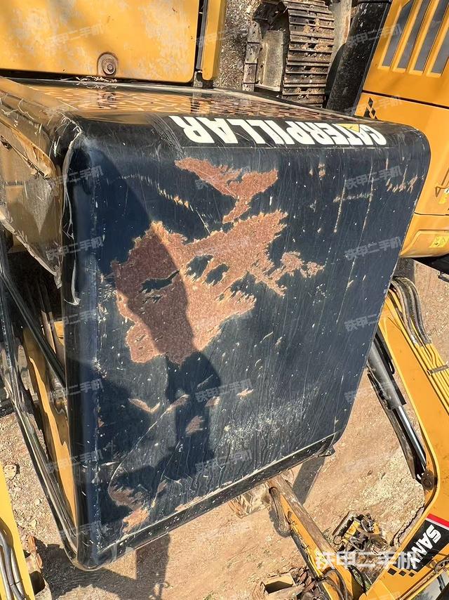 驾驶室顶部（整机外观）