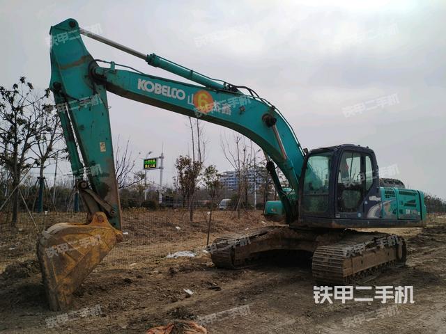神钢SK260LC-8挖掘机的设备实拍-第1张实拍照片
