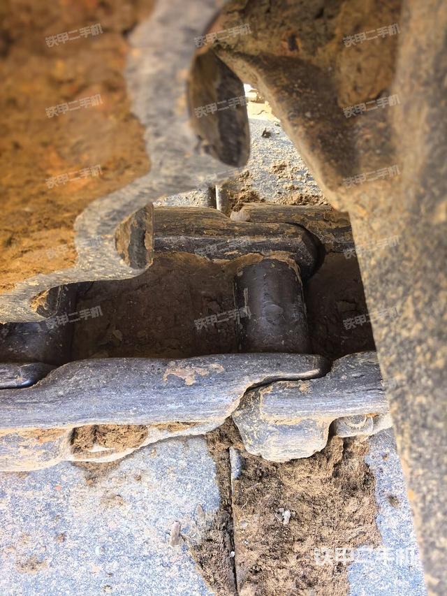 右侧行走马达盖板(行走机构) 右侧行走马达盖板(行走机构)