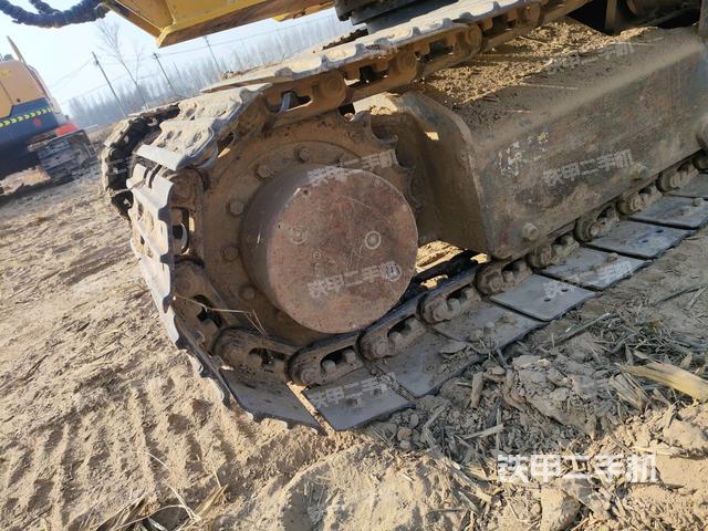 右側(cè)履帶整體?（行走機(jī)構(gòu)）