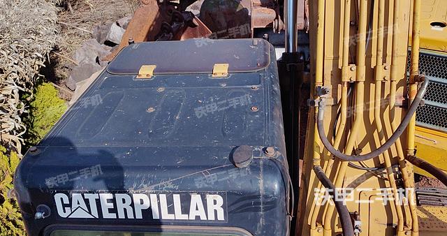 駕駛室頂部(整機外觀) 駕駛室頂部(整機外觀)