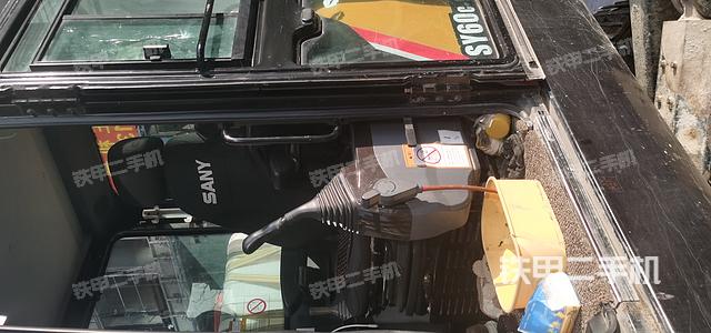 驾驶室整体（整机外观）