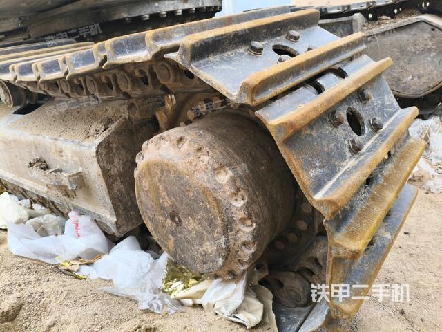 右驅(qū)動(dòng)輪（行走機(jī)構(gòu)）