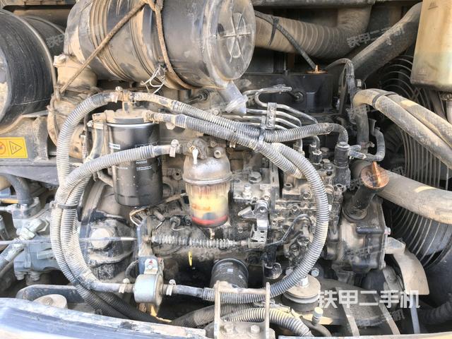 發(fā)動(dòng)機(jī)室（上車(chē)部件）