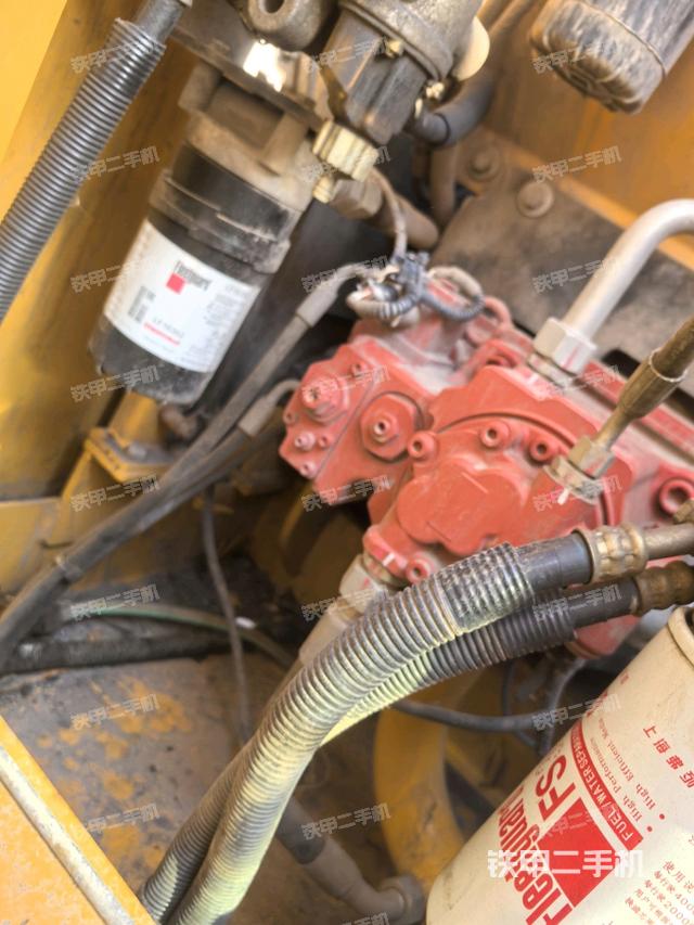 液壓泵艙室正面整體（整機(jī)外觀）