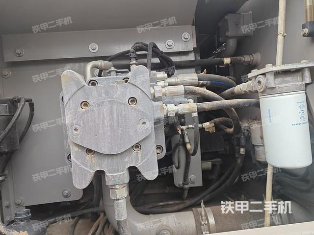 液壓泵斜45?右（大件艙室）