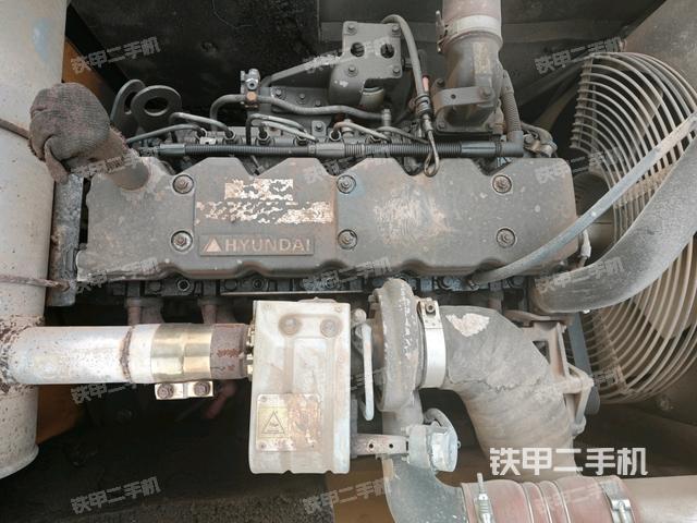 氣門(mén)室蓋螺絲特寫(xiě)（上車部件）