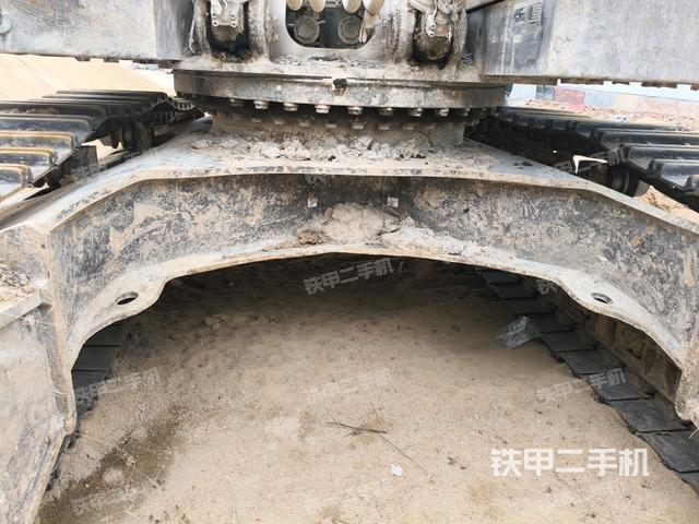 轉(zhuǎn)盤和下車架正前（工作和回轉(zhuǎn)裝置）