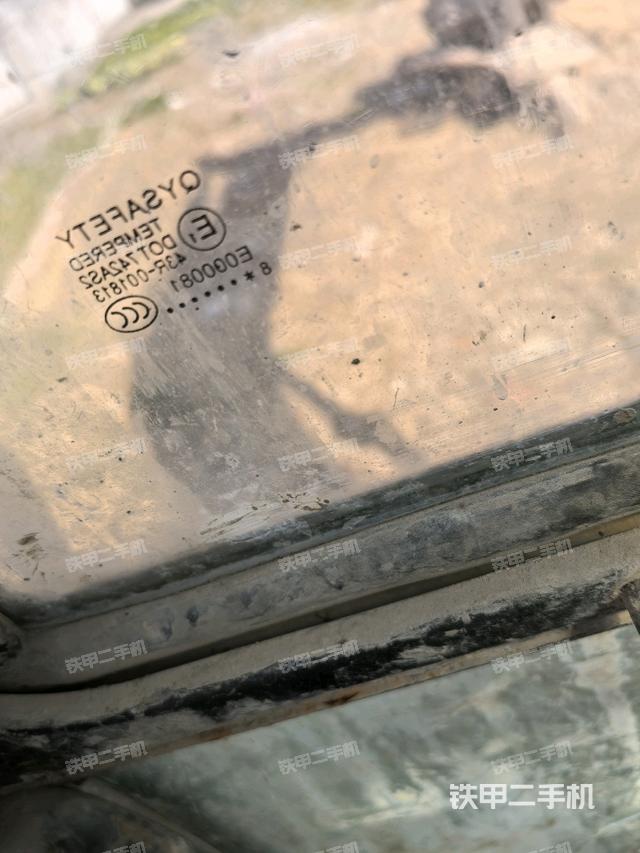 后窗玻璃角標(biāo)（駕駛室部分）