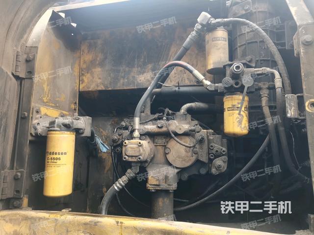 液壓泵斜45?右(大件艙室) 液壓泵斜45?右(大件艙室)
