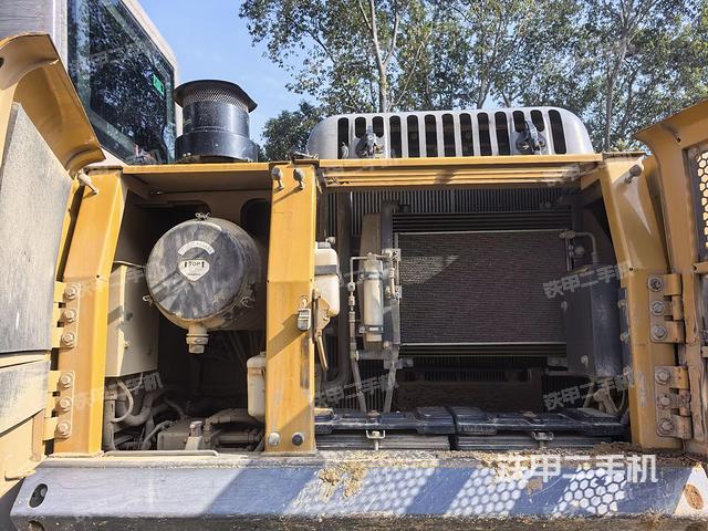 散热器正面(大件舱室) 散热器正面(大件舱室)