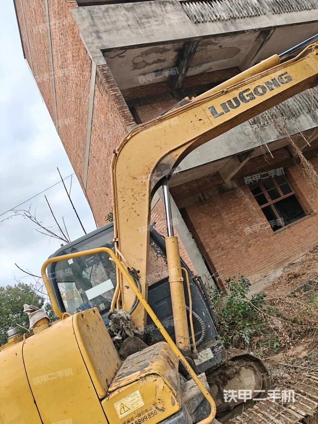 铲斗右后整体（工作和回转装置）