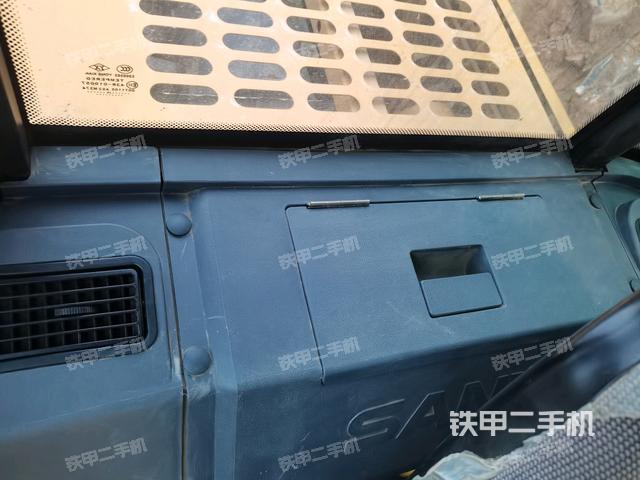 座椅后部（駕駛室部分）