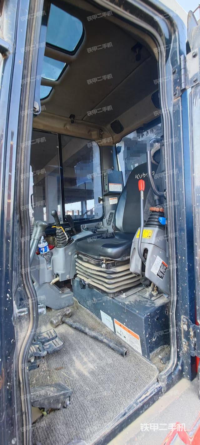 驾驶室整体（整机外观）