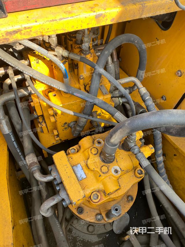 回轉(zhuǎn)馬達和主控閥（整機外觀）