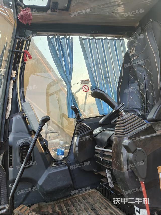 驾驶室整体（整机外观）