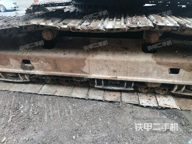 右側(cè)履帶整體(行走機(jī)構(gòu)) 右側(cè)履帶整體(行走機(jī)構(gòu))