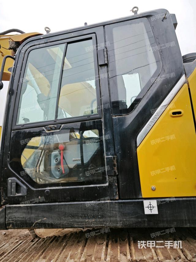 駕駛室正側(cè)（駕駛室部分）