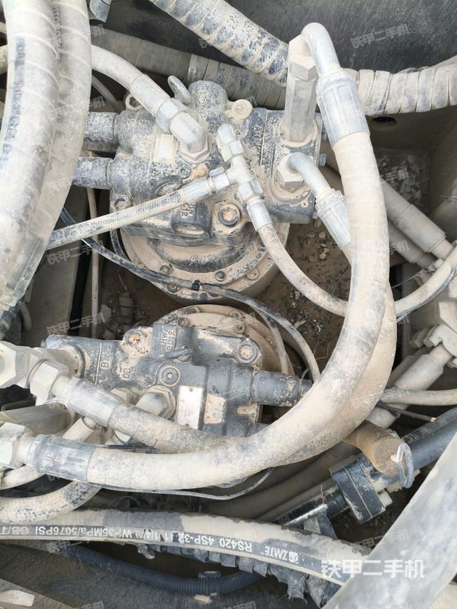 回轉(zhuǎn)馬達(dá)（上車部件）