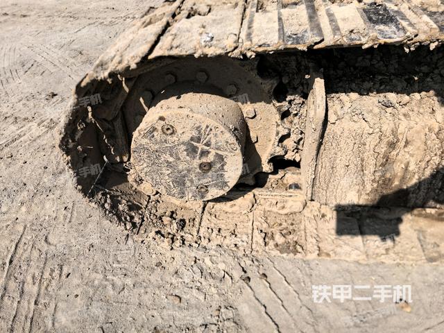 右驅(qū)動(dòng)輪（行走機(jī)構(gòu)）