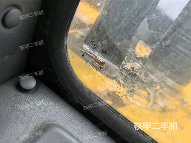 右側(cè)玻璃角標(biāo)(駕駛室部分) 右側(cè)玻璃角標(biāo)(駕駛室部分)