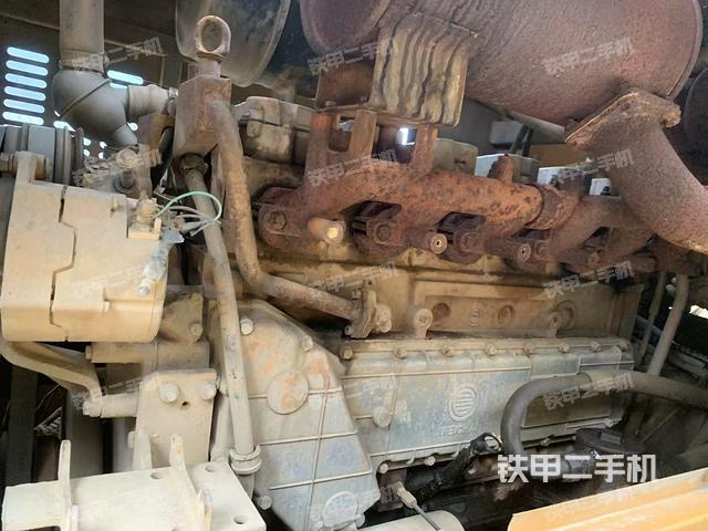 發(fā)動(dòng)機(jī)右側(cè)（整機(jī)外觀及大件）